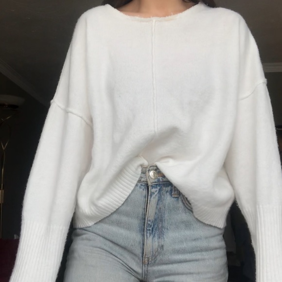 2 for 40$ Exposed hem sweater - Picture 4 of 5